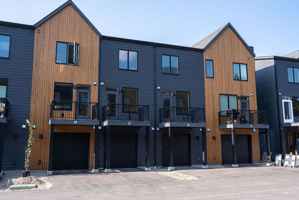 listing image 16513494223579021170