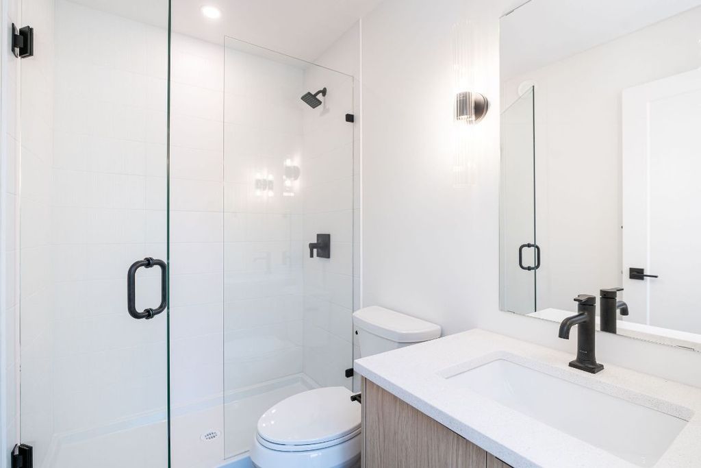 listing image 16512077152958615822