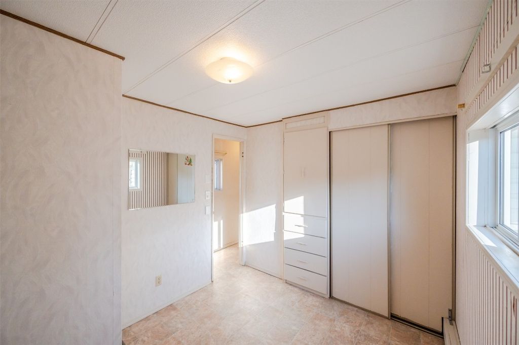 listing image 16512459907820732858