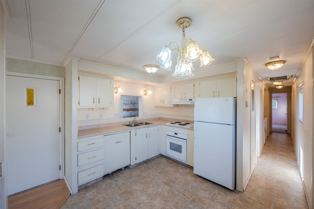 listing image 16518761580350803773