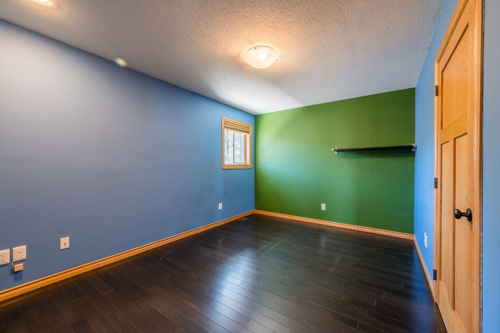 listing image 16518853221710981040