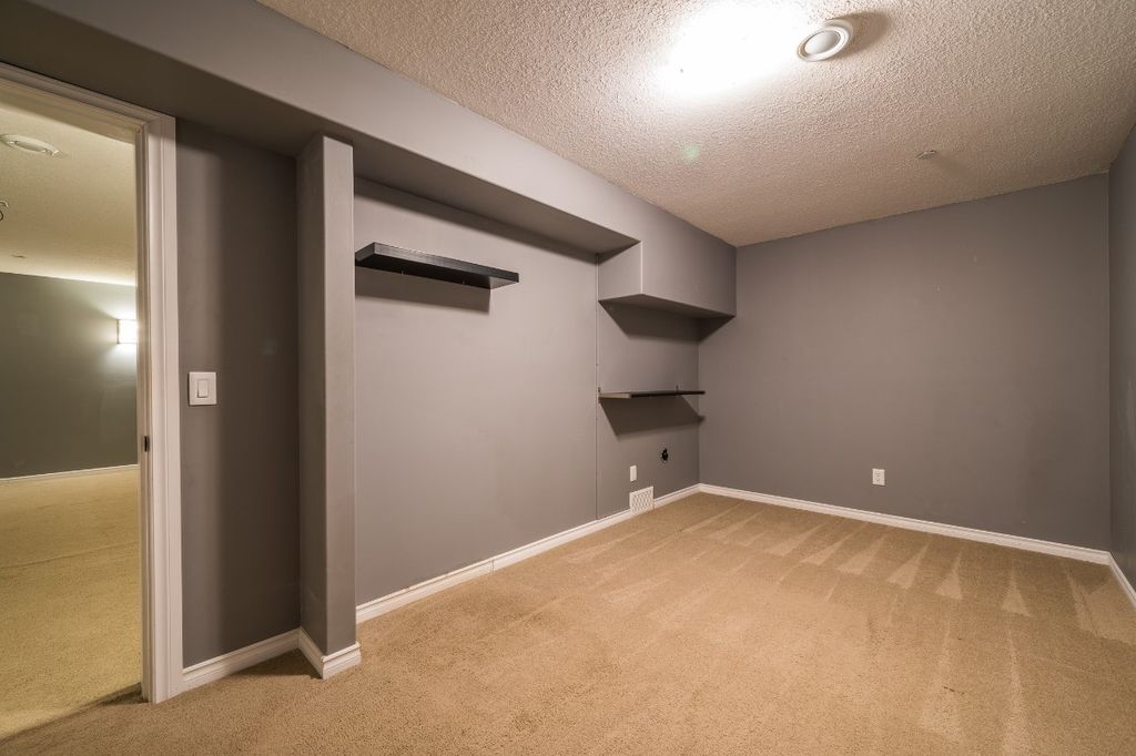 listing image 16519600440263142703