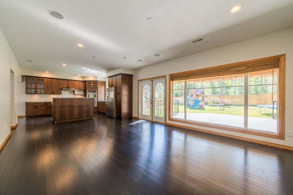 listing image 16513051502440589646