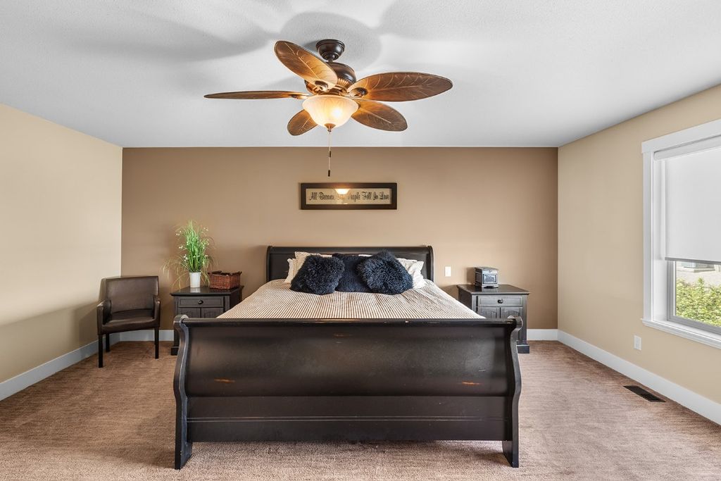 listing image 16516182781282457782