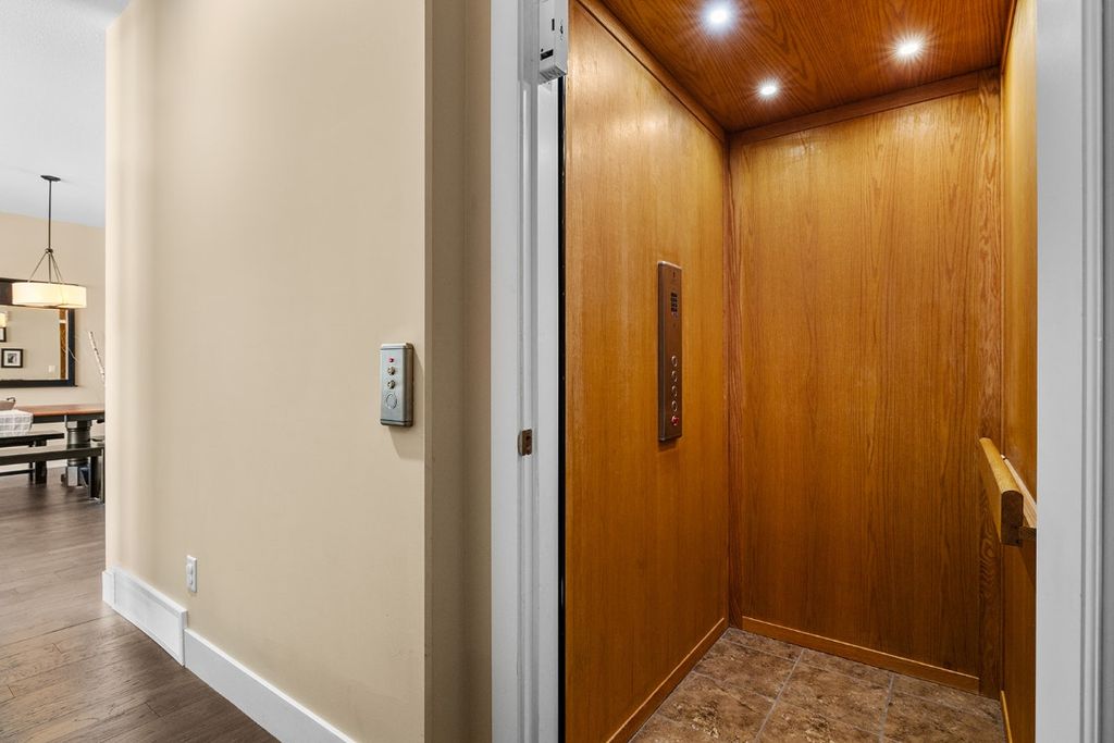 listing image 16515532320552720447