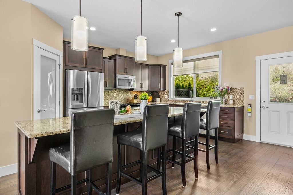 listing image 16518212955129376323