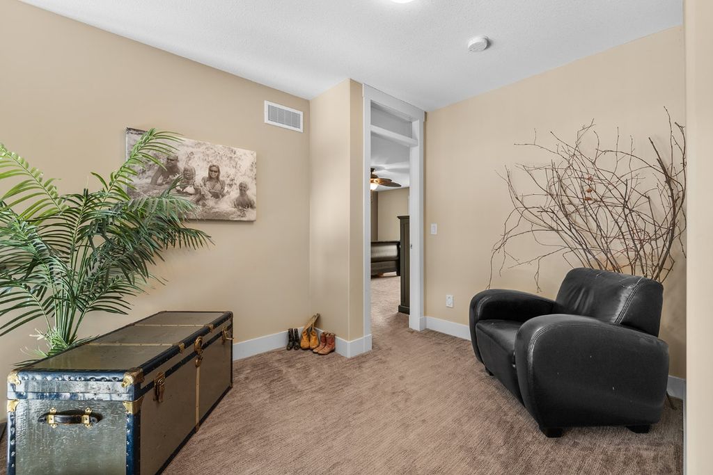 listing image 16518694310532835366
