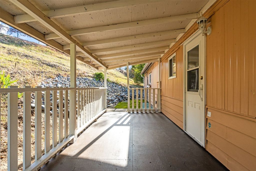 listing image 16514544691686460952