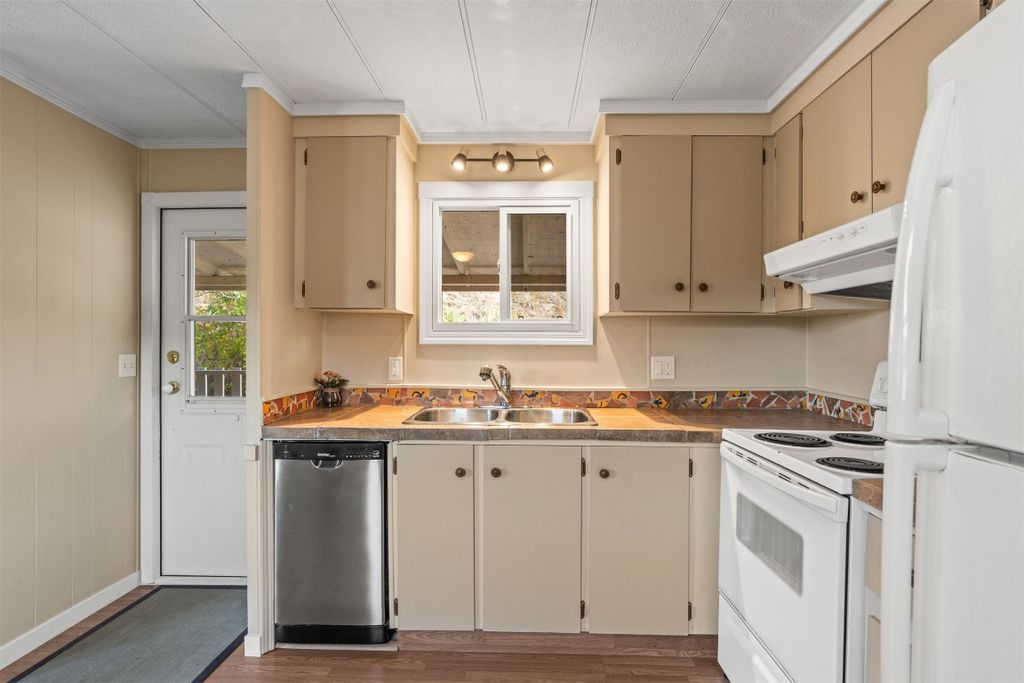 listing image 16513433534217143456