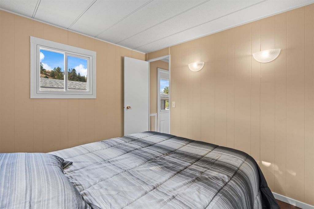 listing image 16512101736835342987