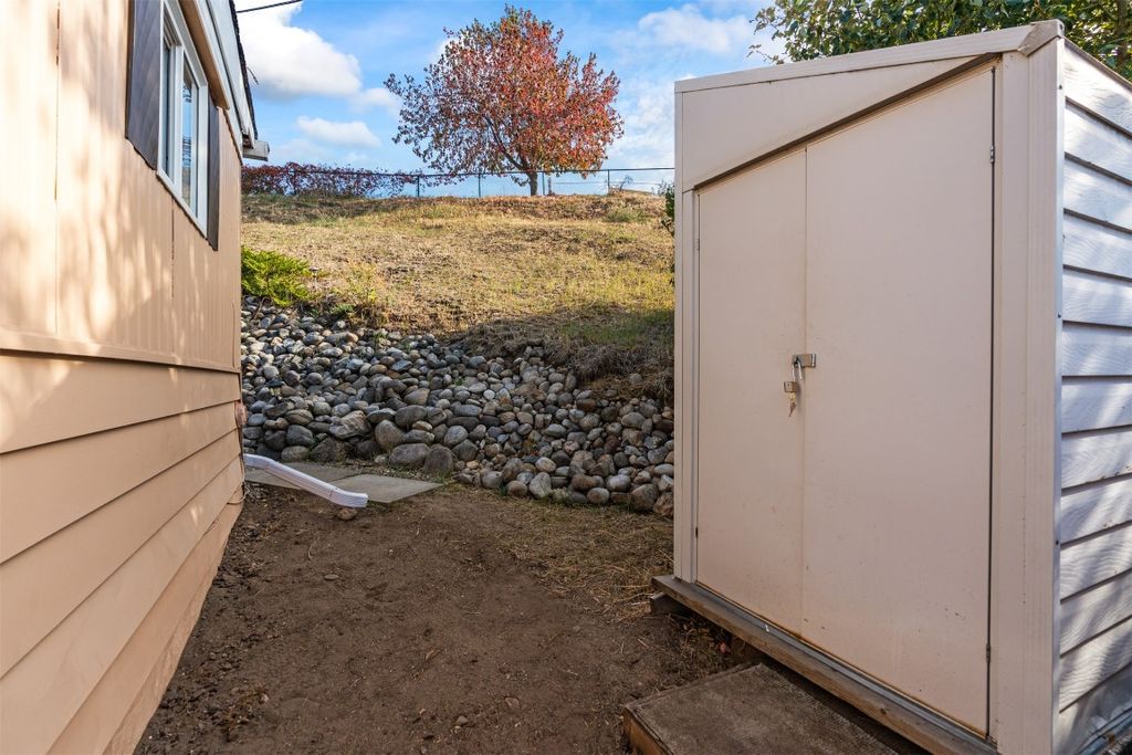 listing image 16517469156607634319