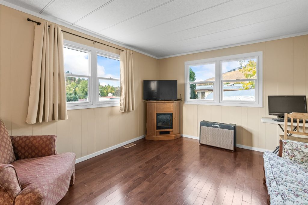 listing image 16514867574606120564