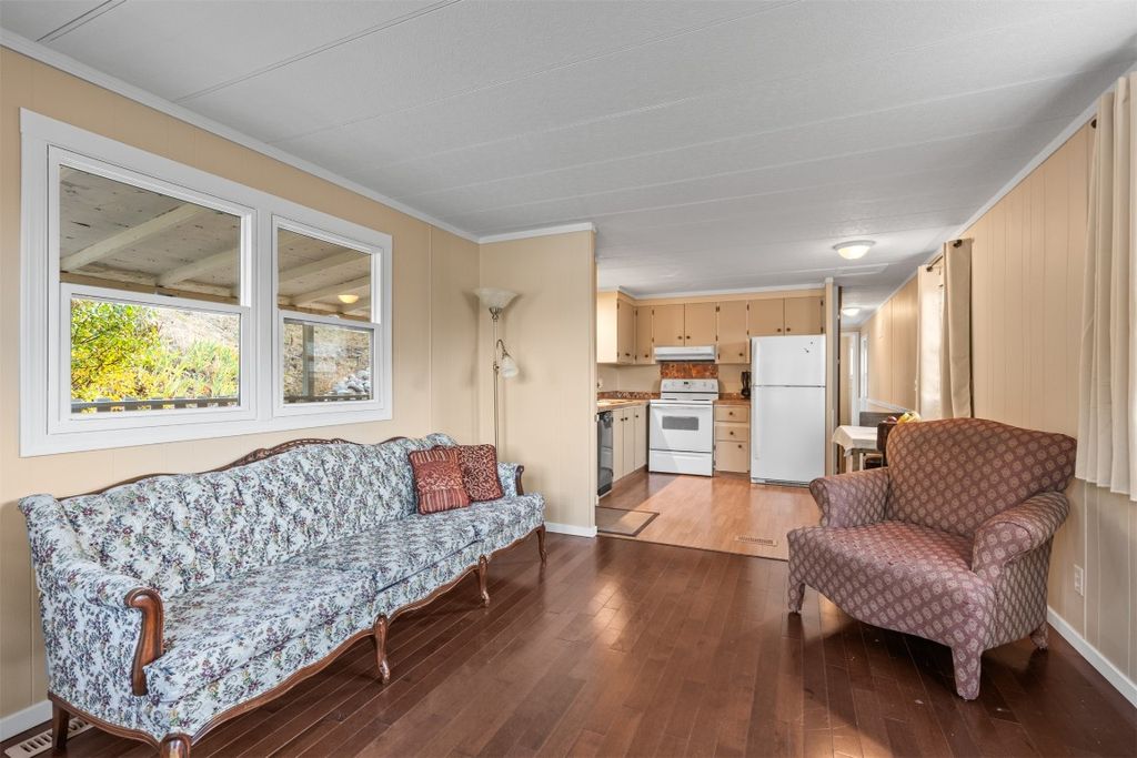 listing image 16517012257196806415