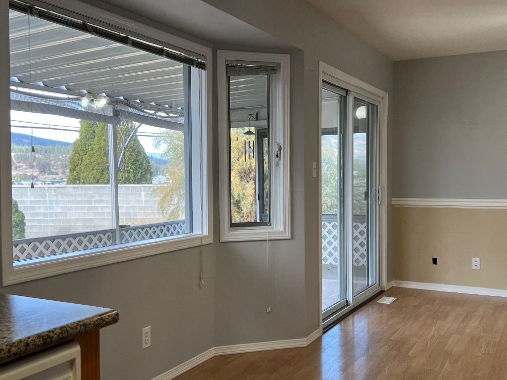 listing image 16512056728344643759