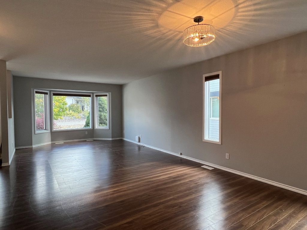 listing image 16516743268416158434