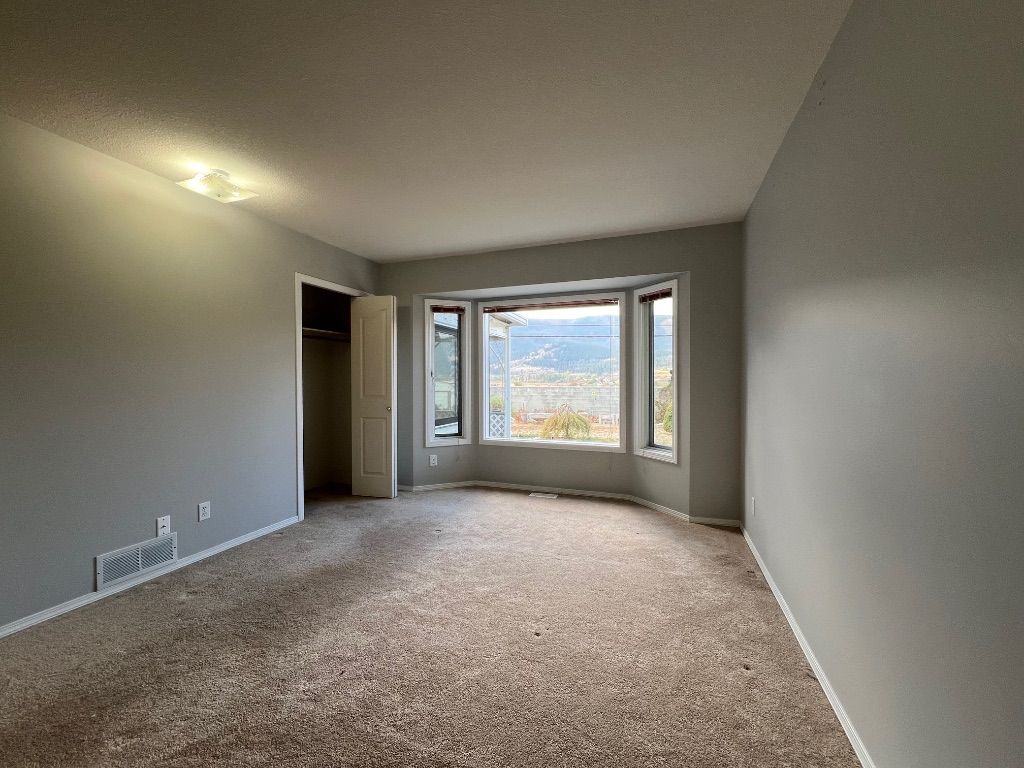 listing image 16517153584798544228