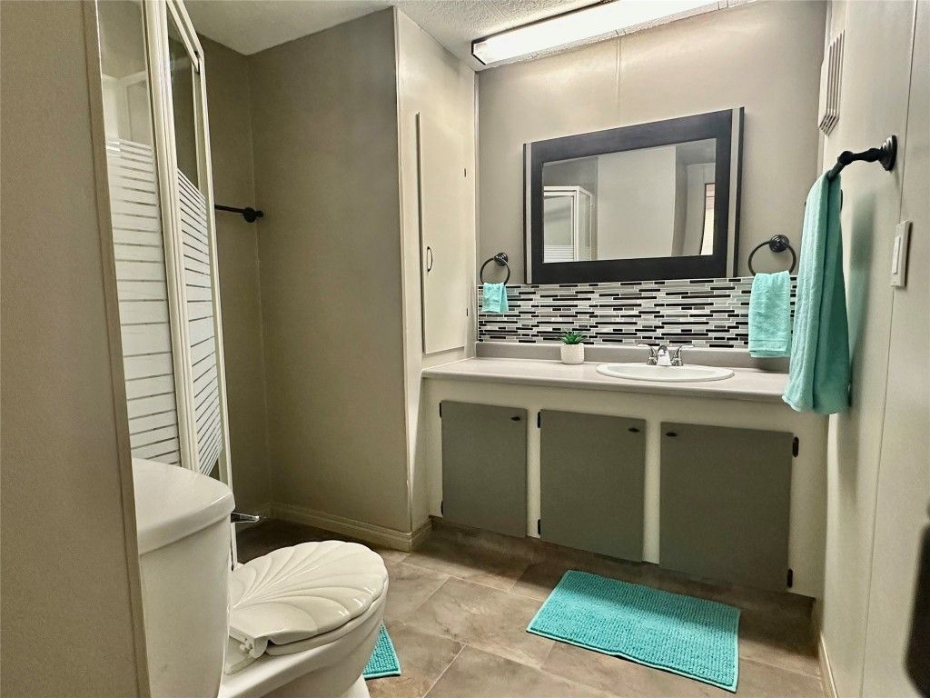 listing image 16511642186324725363