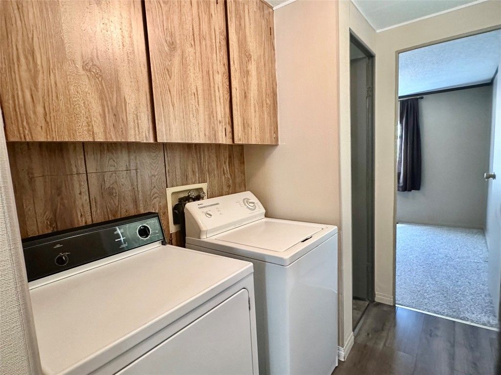 listing image 16517724832356419625