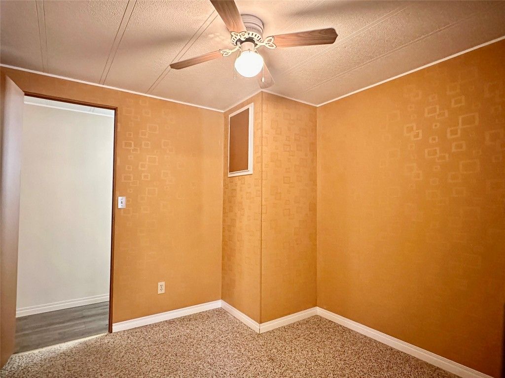 listing image 16512707736816590163