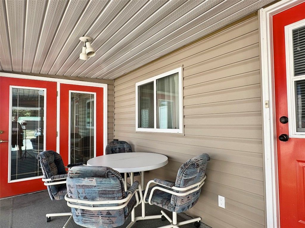 listing image 16512448717439720850