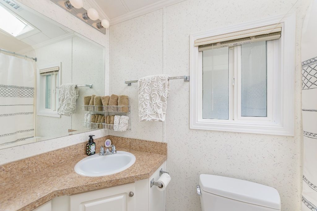 listing image 16511858624319570871