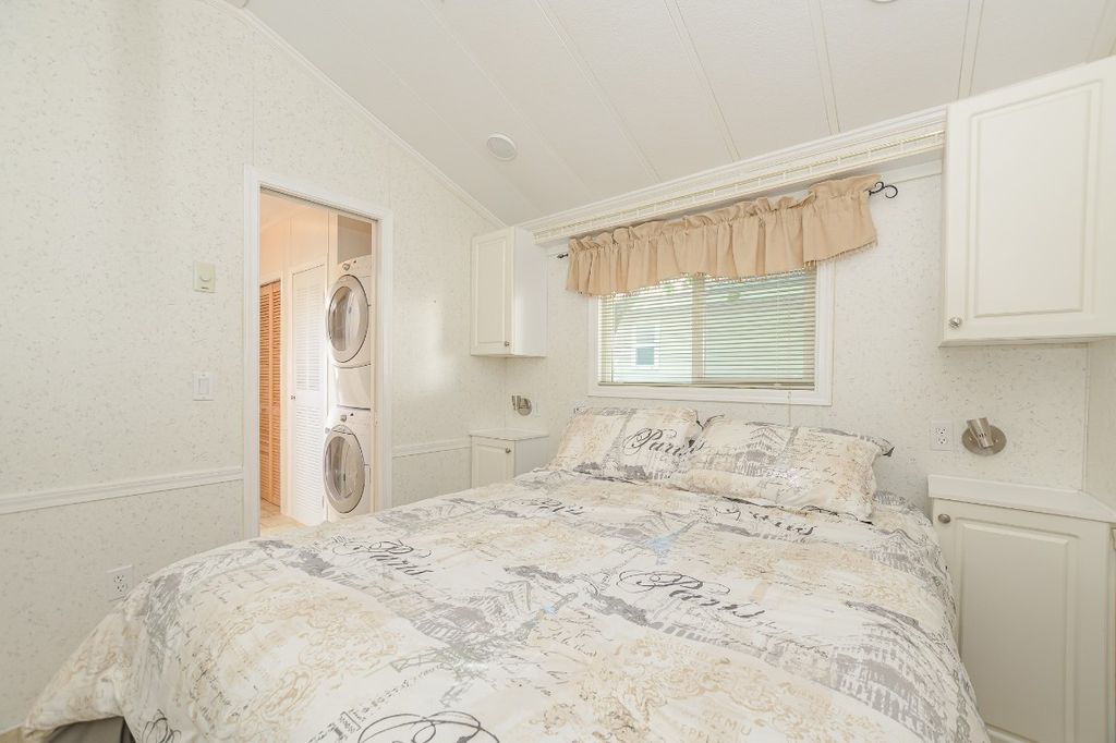 listing image 16511144031656219329