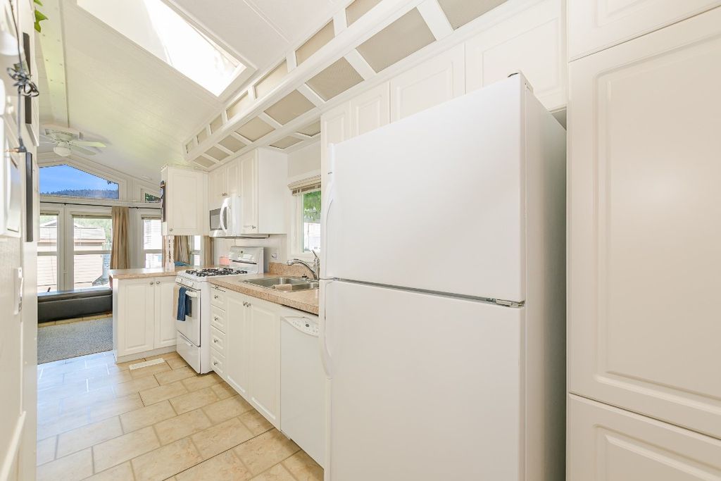 listing image 16518492929751905532