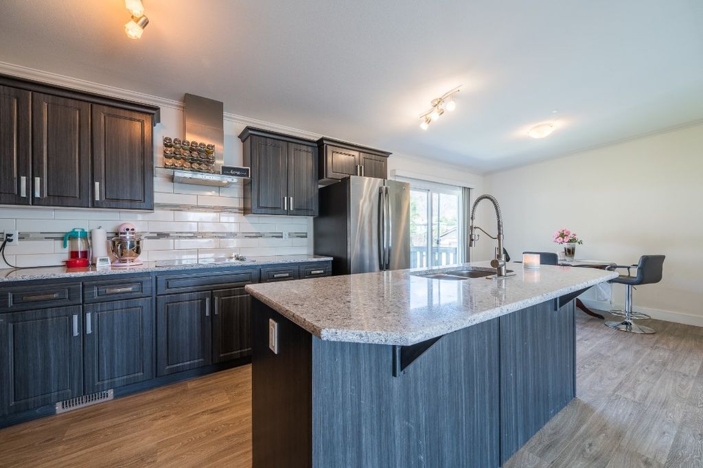 listing image 16510933213499096178