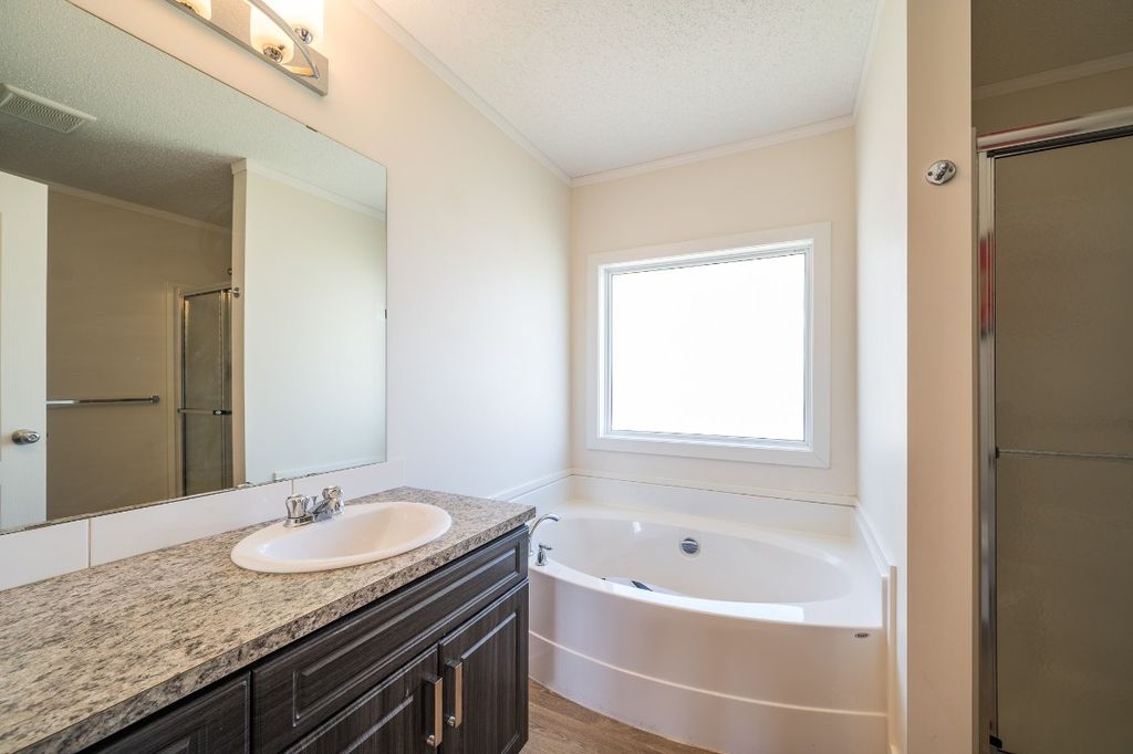 listing image 16515054801380942297