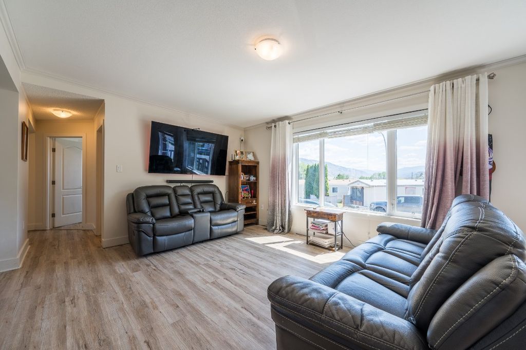 listing image 16514857572263918194