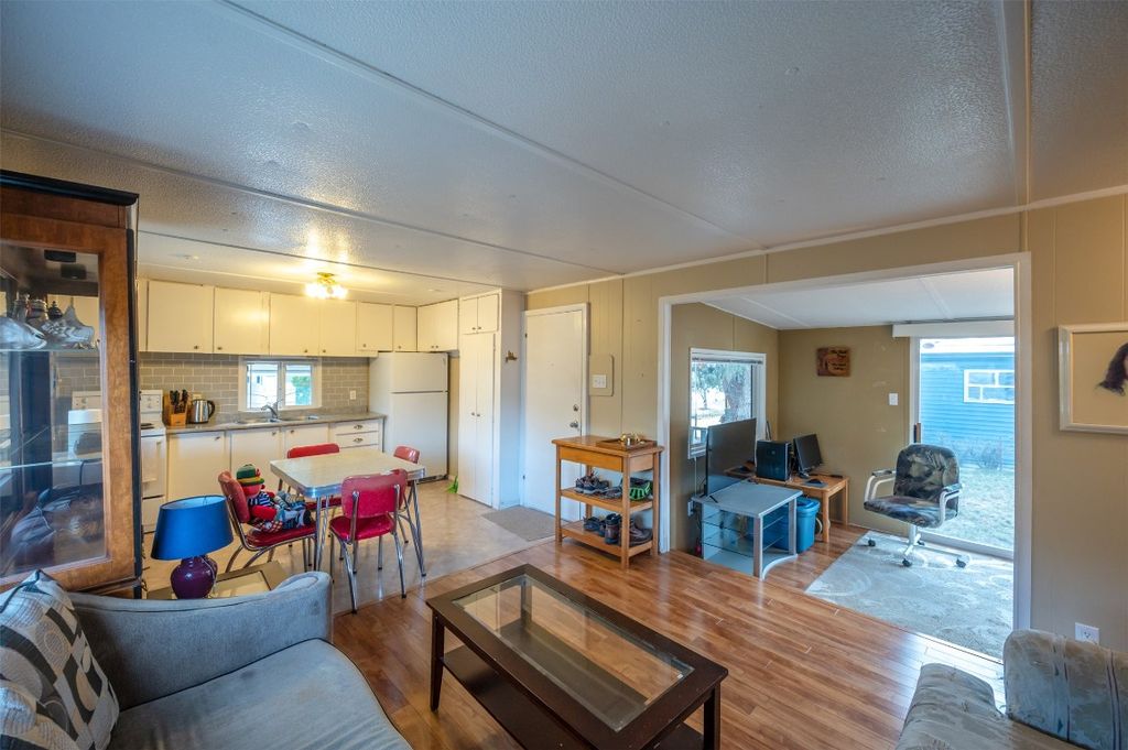 listing image 16517453179635976654