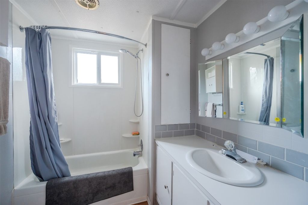 listing image 16517616348460567359