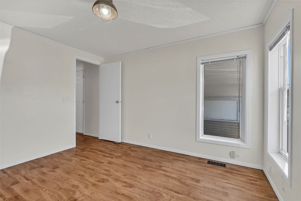 listing image 16516316351049246226