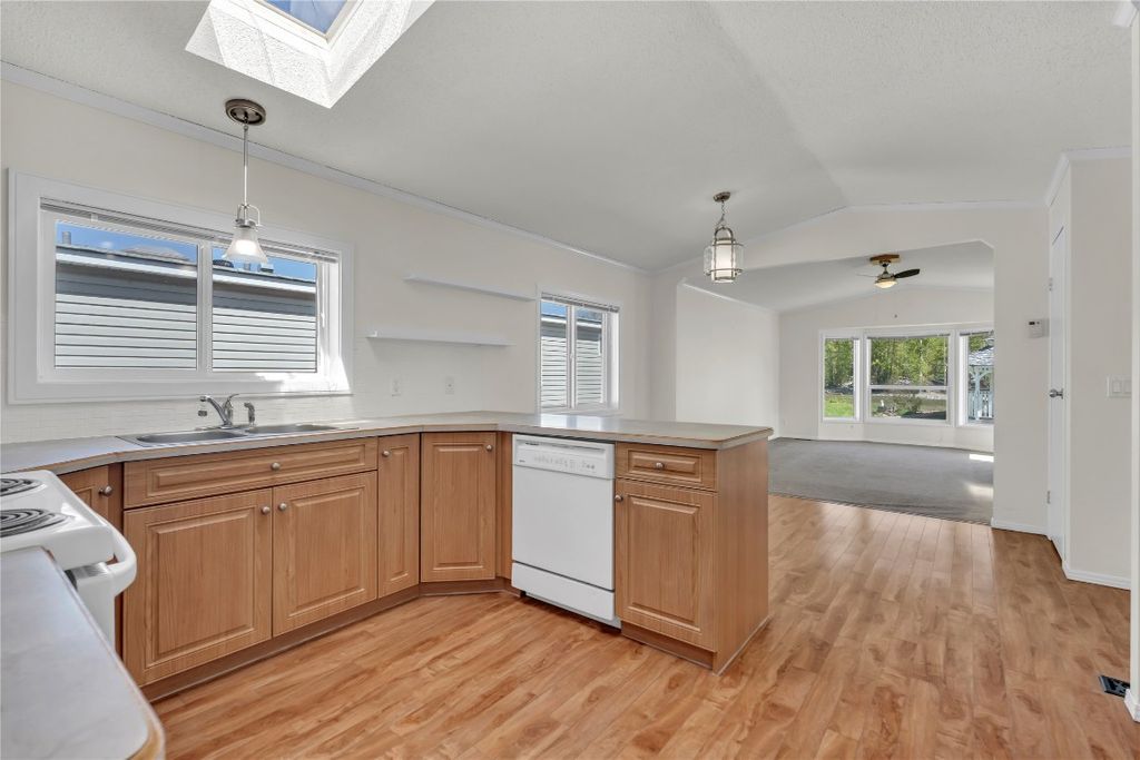 listing image 16515130346360687213