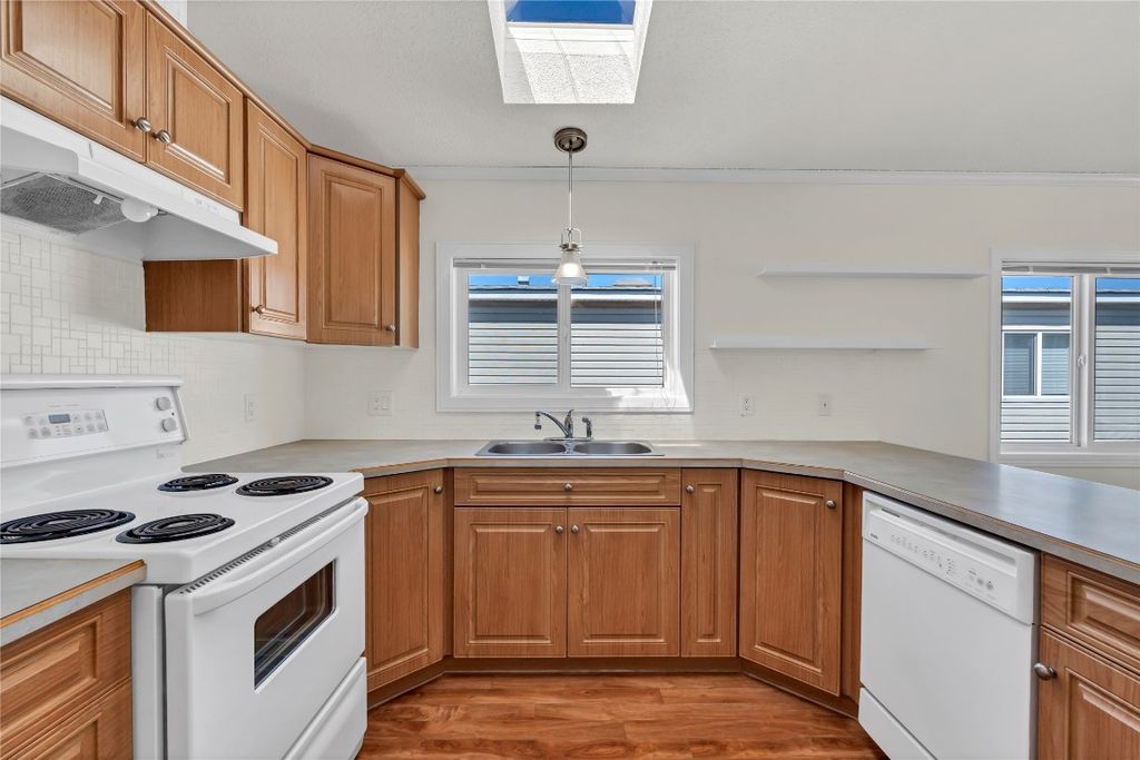 listing image 16515022150558037786