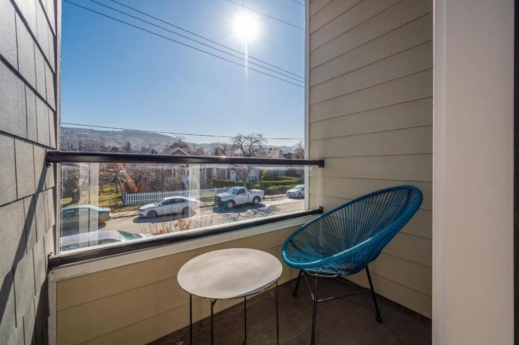 listing image 16517195294517832163