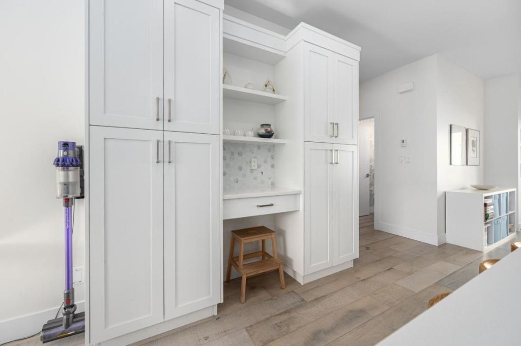 listing image 16513609066150727993