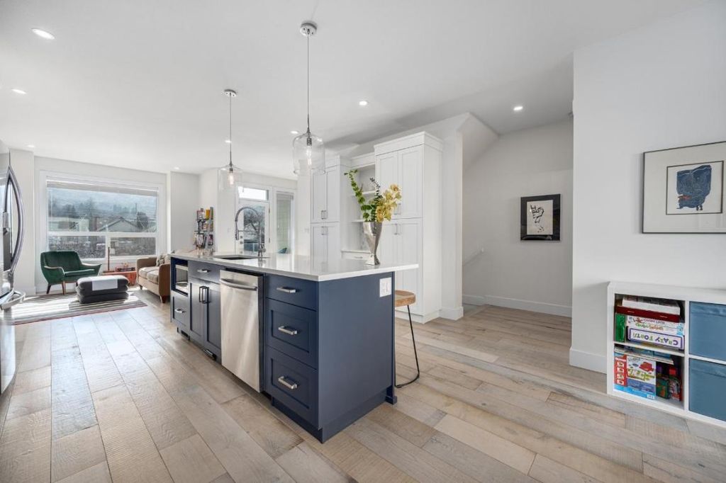 listing image 16517107864259626257