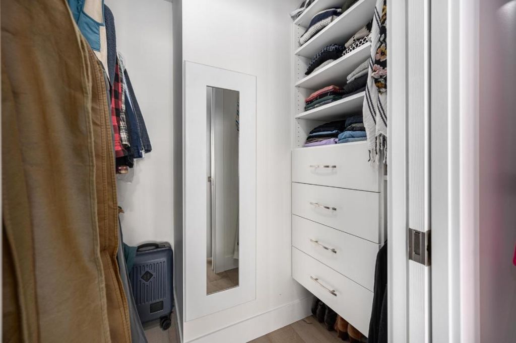listing image 16511737359921016229