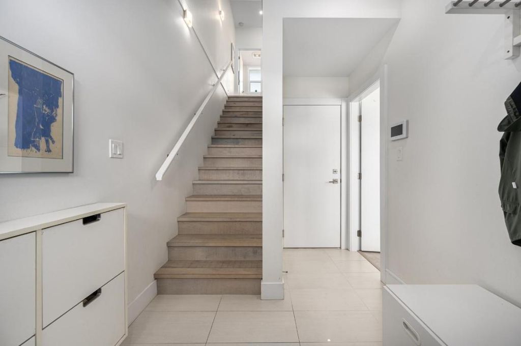 listing image 16511794350962525009