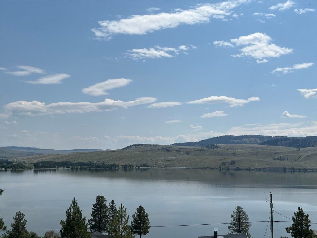 listing image 16514509931601831358