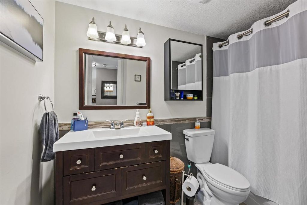 listing image 16512792638609027860