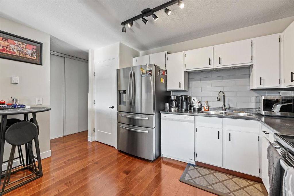 listing image 16510029052480503904