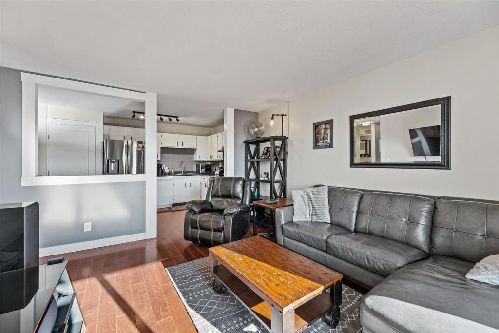 listing image 16517640431770225037