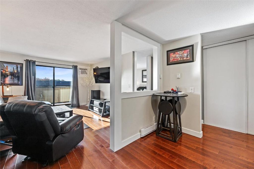 listing image 16513963090812202270