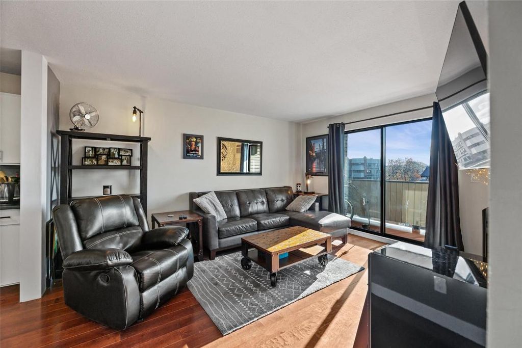 listing image 16512530997620521562