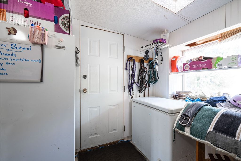 listing image 16516132730341213169