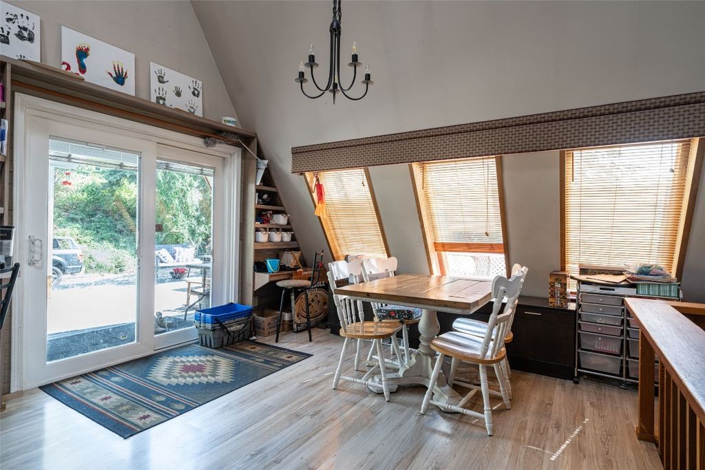 listing image 16519411257878718381