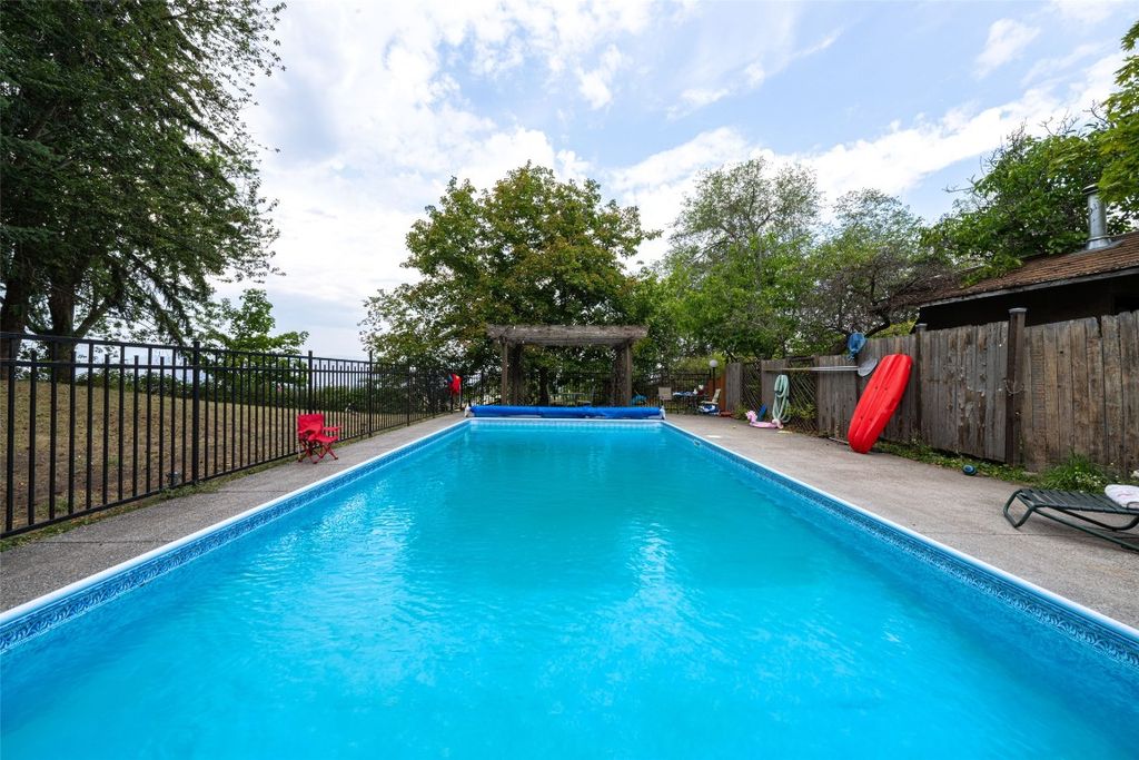 listing image 16514499177971551439