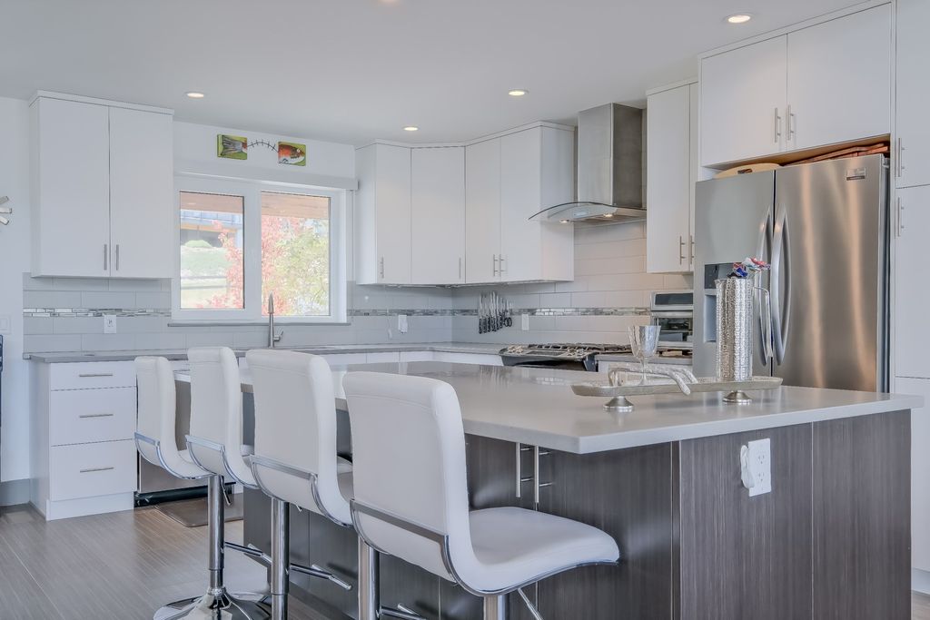 listing image 16516947529064069831